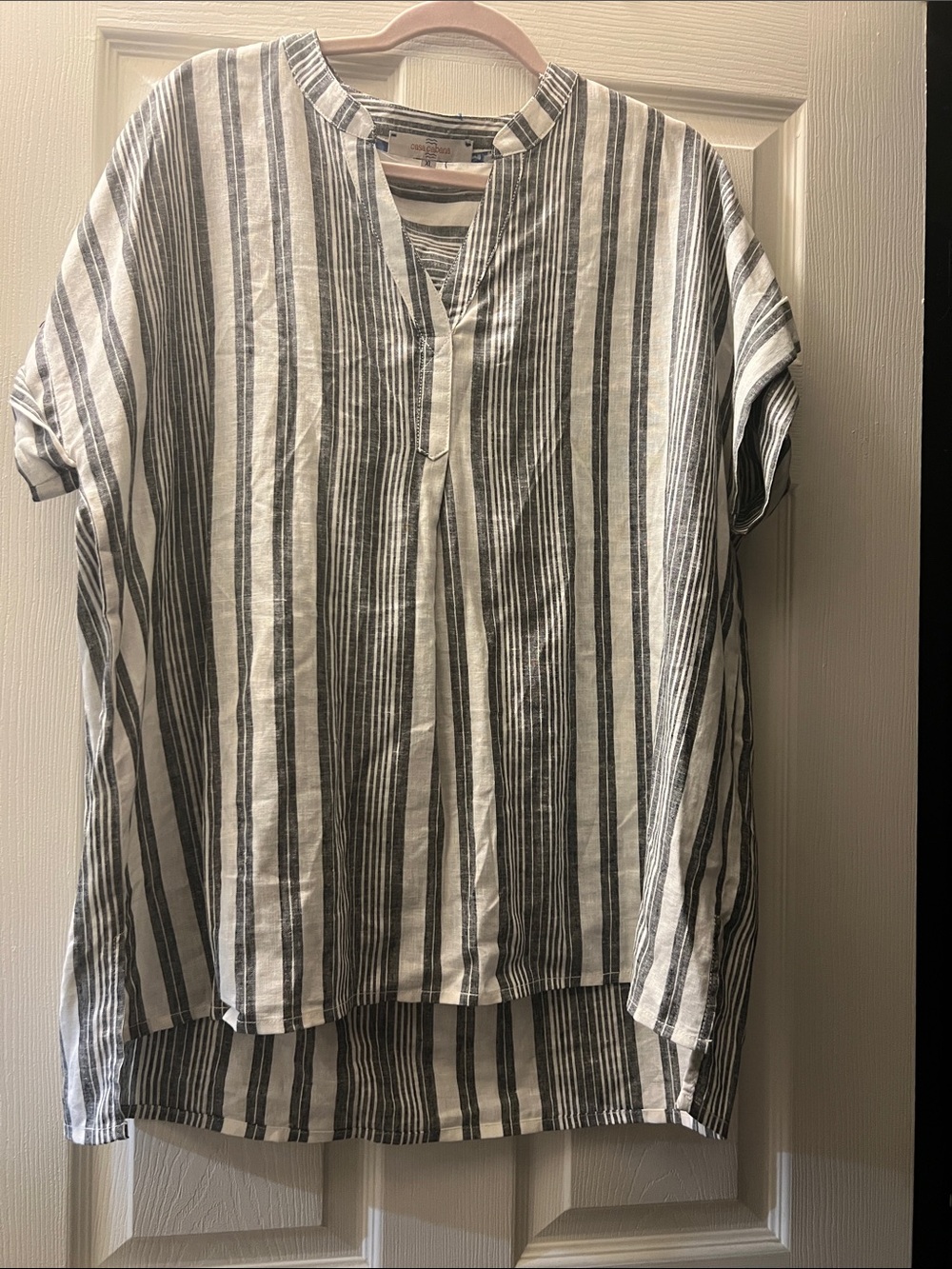 Woman’s Casual Striped Short-Sleeve Button Down Shirt - White & Black
